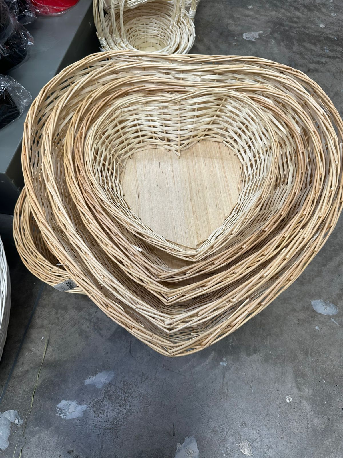 Willow basket Heart 44X39X15, 52X49X17, 60X55X19, 68X62X21, 75X73X25 cm, 5 pcs